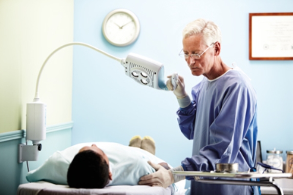 GS600 pieni toimenpidevalaisin, pöytä-/seinämalli 