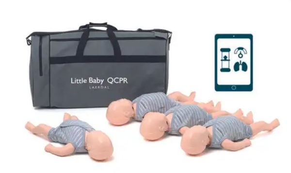Övningsdocka Little Baby QCPR, 4-pack ljus
